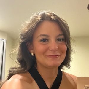 Meet your Posher, Olivia